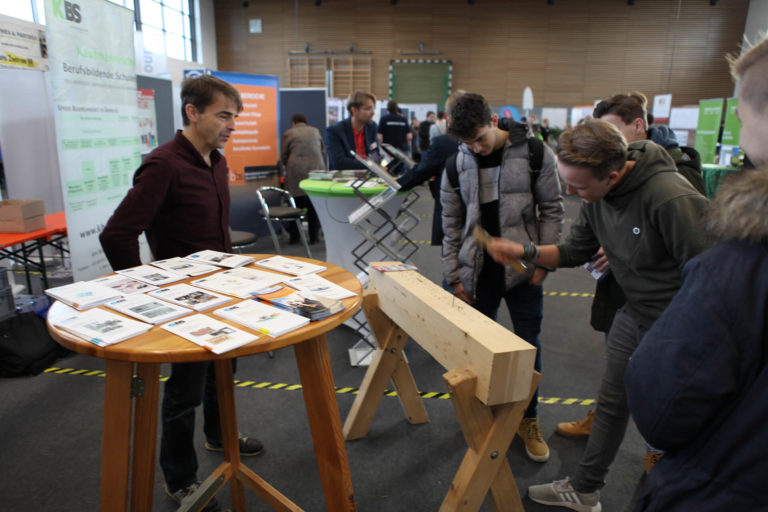 Berufs- und Kontaktmesse