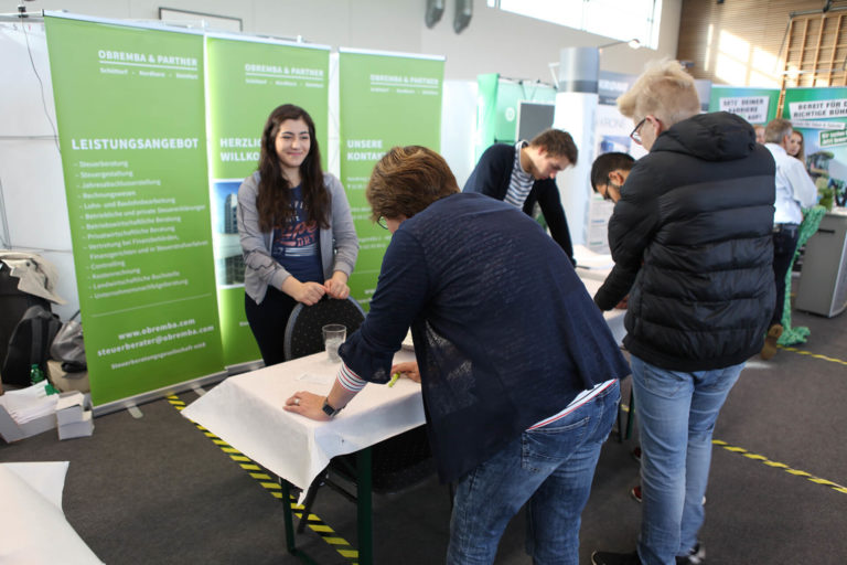 Berufs- und Kontaktmesse